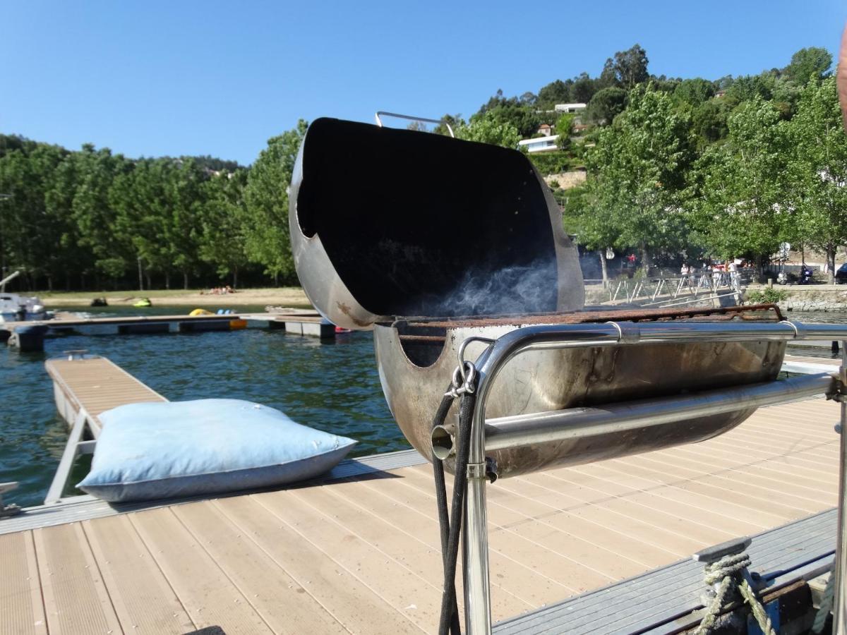 Отель Douro Houseboats Марку-ди-Канавезиш Экстерьер фото