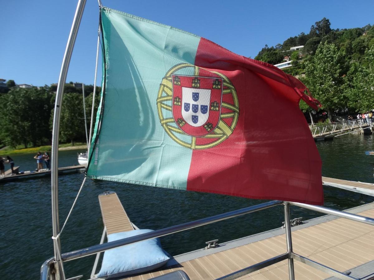 Отель Douro Houseboats Марку-ди-Канавезиш Экстерьер фото