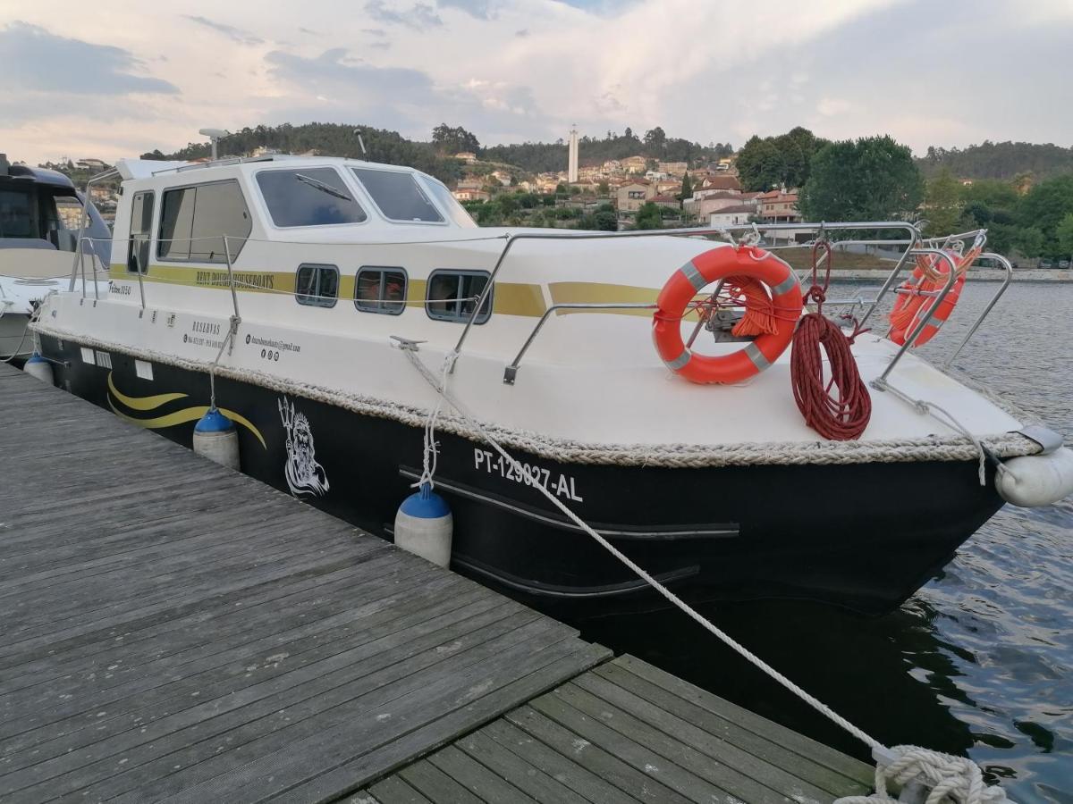 Отель Douro Houseboats Марку-ди-Канавезиш Экстерьер фото