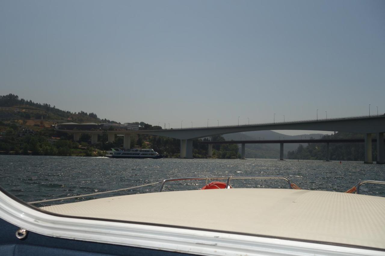 Отель Douro Houseboats Марку-ди-Канавезиш Экстерьер фото