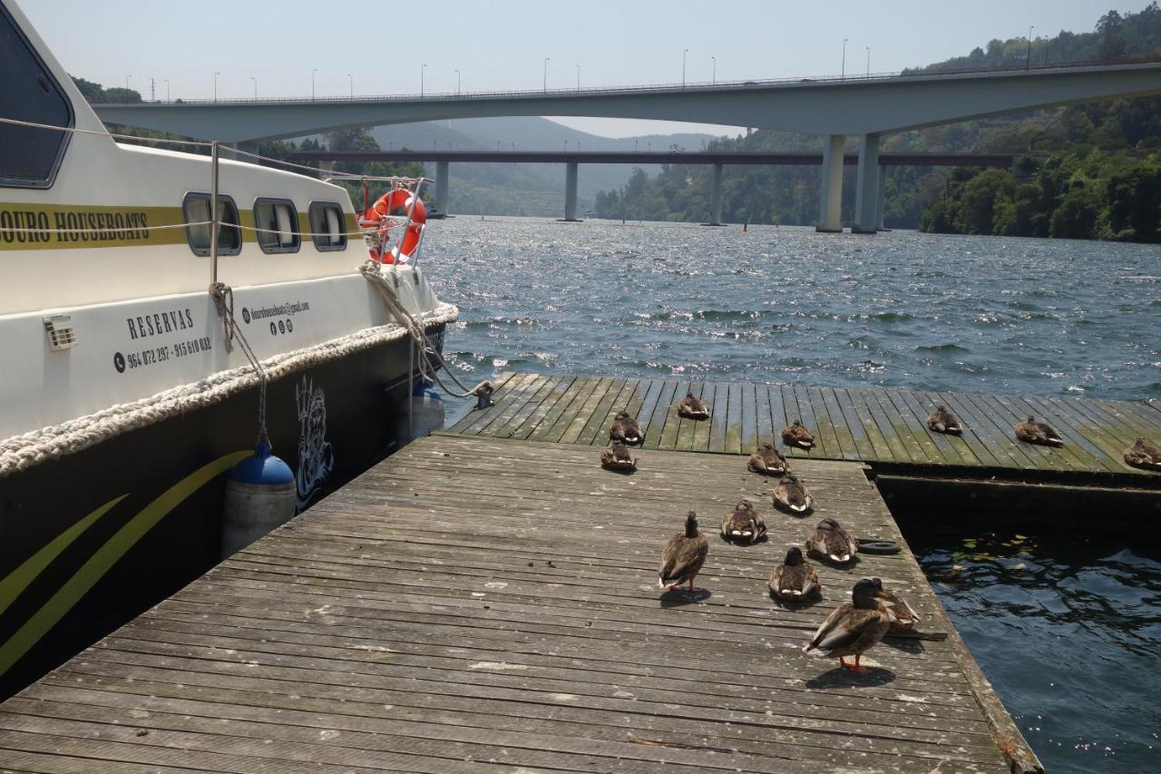 Отель Douro Houseboats Марку-ди-Канавезиш Экстерьер фото