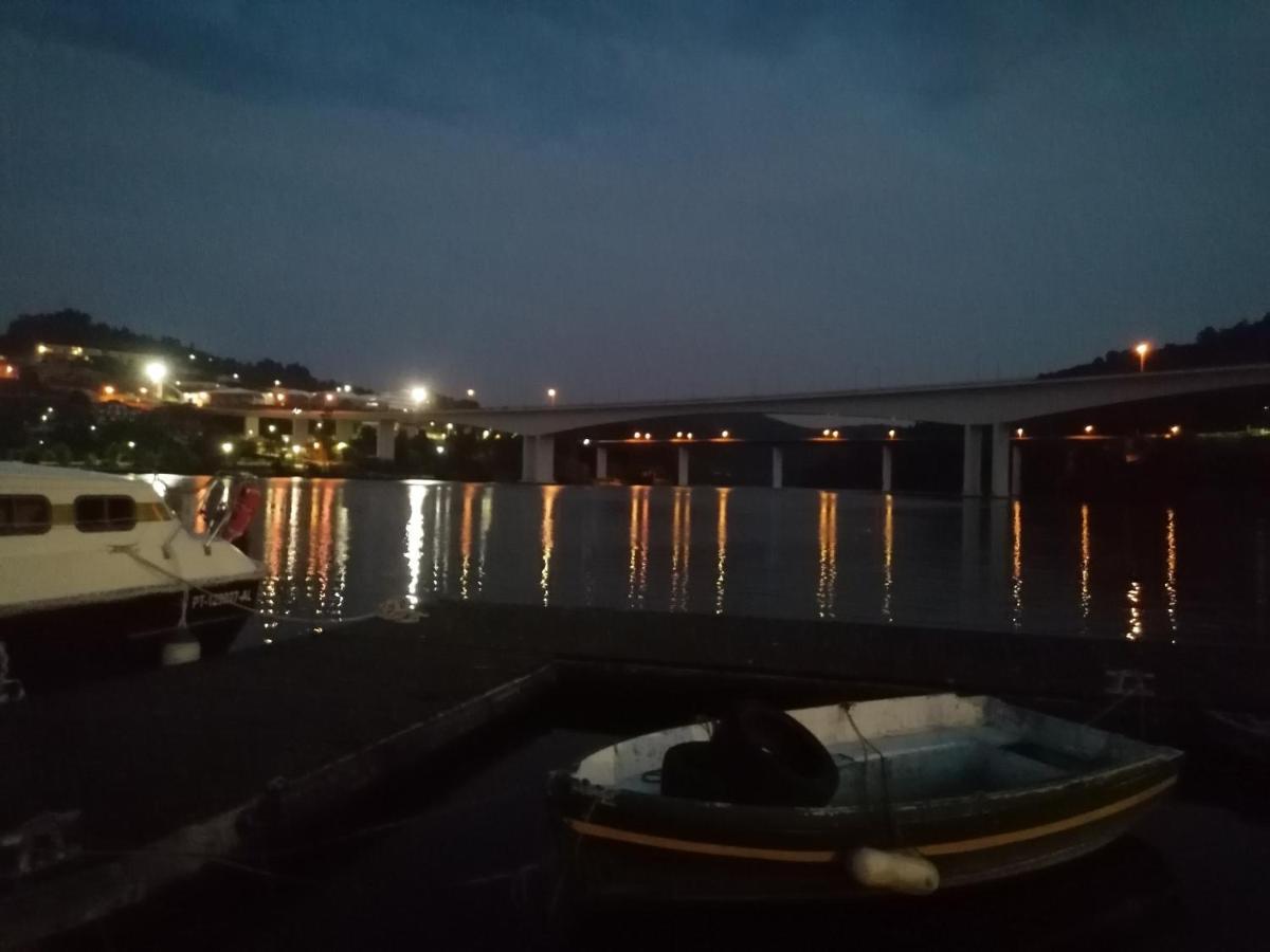 Отель Douro Houseboats Марку-ди-Канавезиш Экстерьер фото