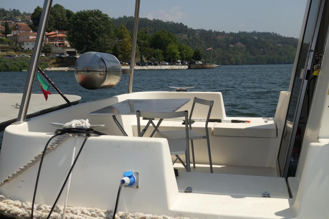 Отель Douro Houseboats Марку-ди-Канавезиш Экстерьер фото