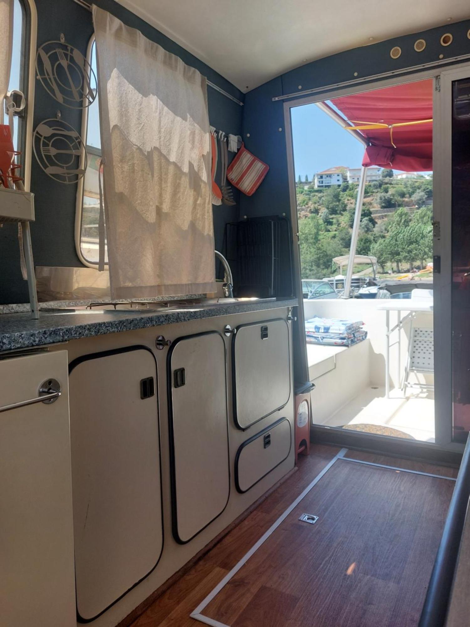 Отель Douro Houseboats Марку-ди-Канавезиш Экстерьер фото