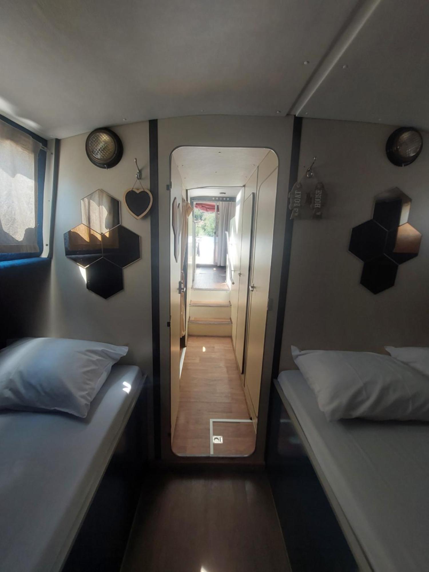 Отель Douro Houseboats Марку-ди-Канавезиш Экстерьер фото