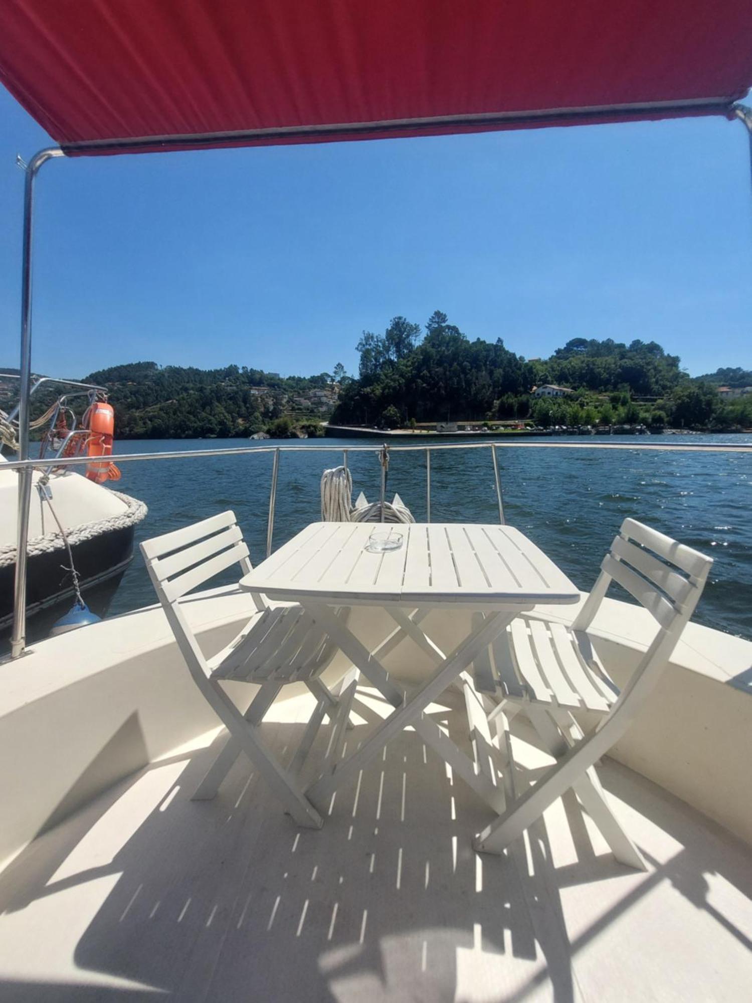 Отель Douro Houseboats Марку-ди-Канавезиш Экстерьер фото
