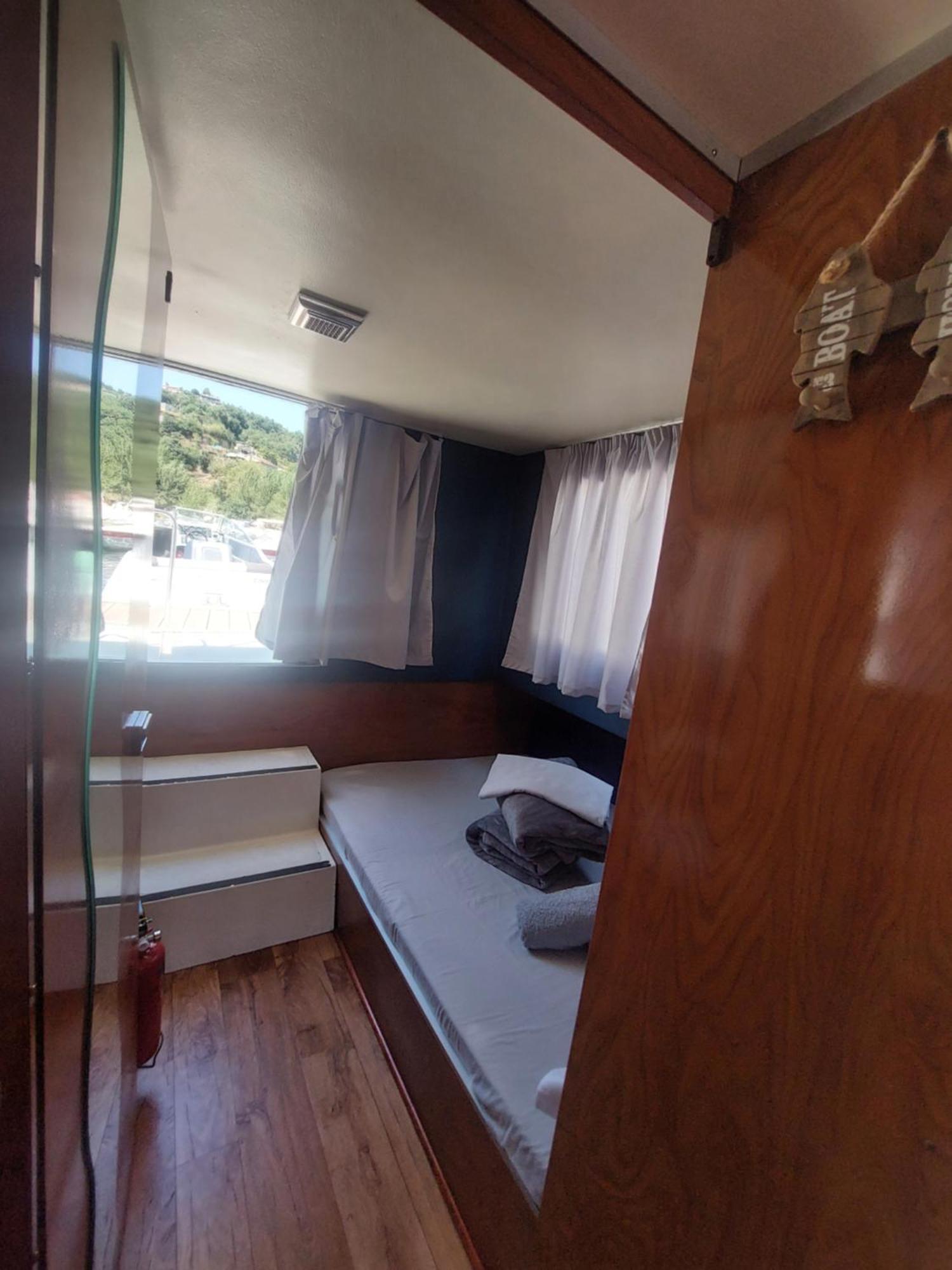 Отель Douro Houseboats Марку-ди-Канавезиш Экстерьер фото