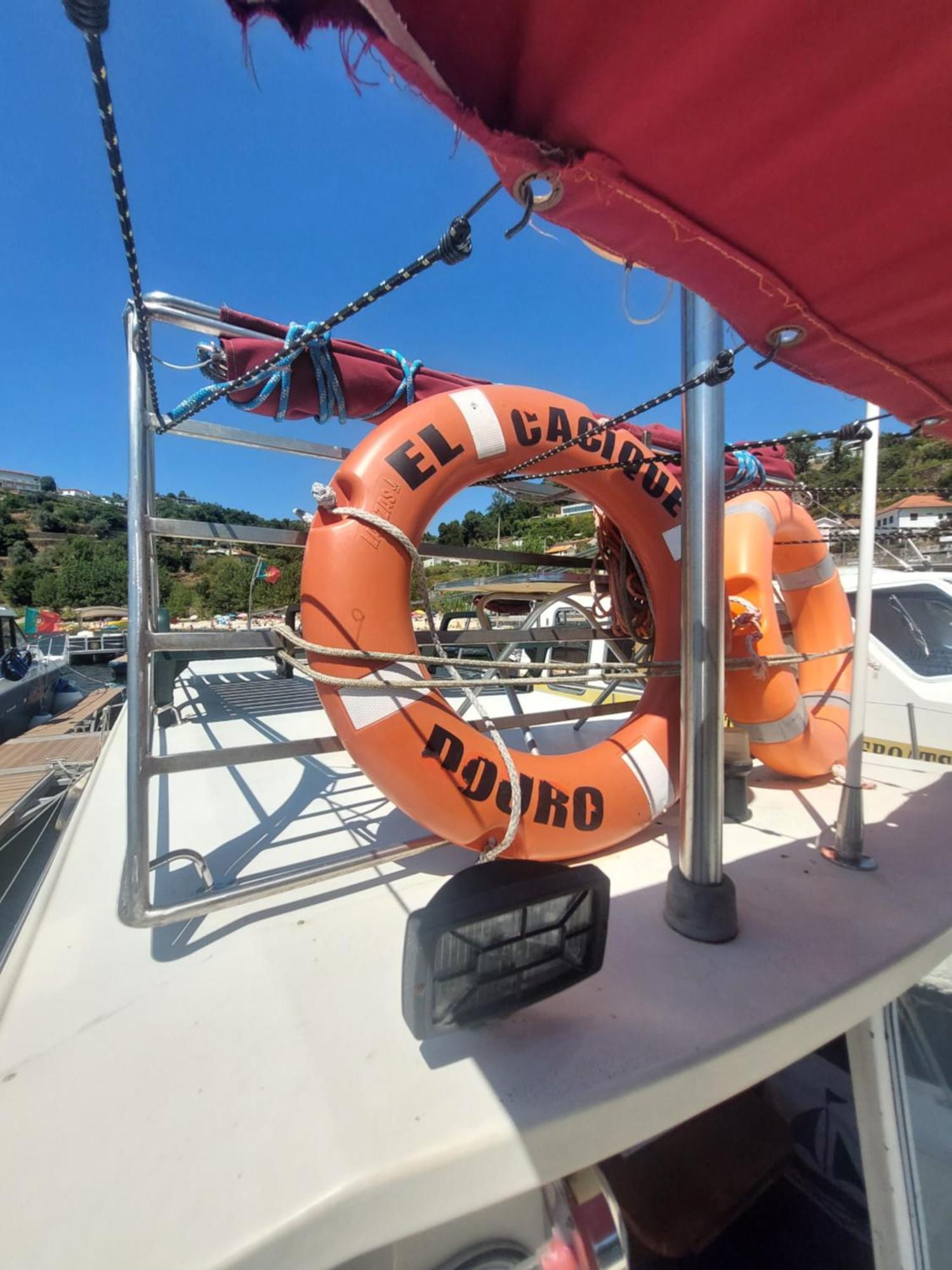 Отель Douro Houseboats Марку-ди-Канавезиш Экстерьер фото