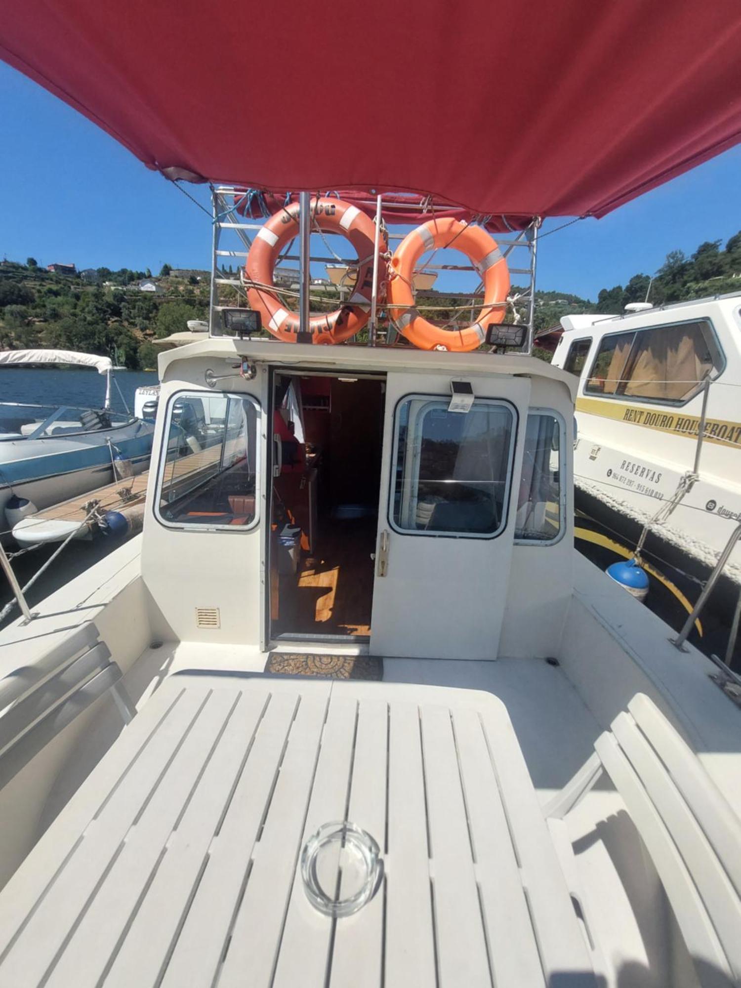 Отель Douro Houseboats Марку-ди-Канавезиш Экстерьер фото