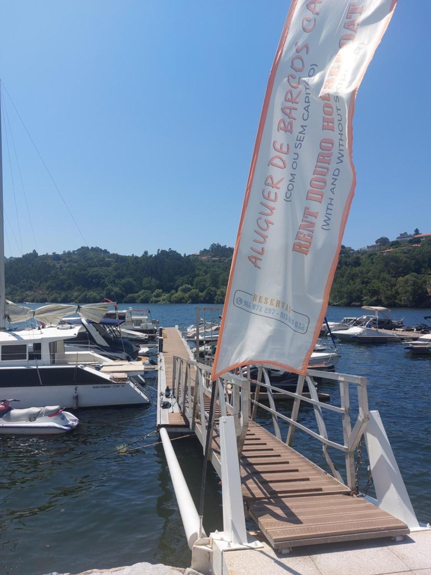 Отель Douro Houseboats Марку-ди-Канавезиш Экстерьер фото